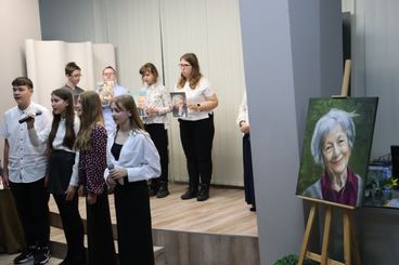 Inscenizacja z udziałem uczniów wieluńskich szkół w Bibliotece Miejskiej - dotyczyła Nagrody Nobla